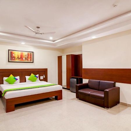 Treebo Trend Hotel Jp Plaza Nampally Hyderabad Eksteriør bilde