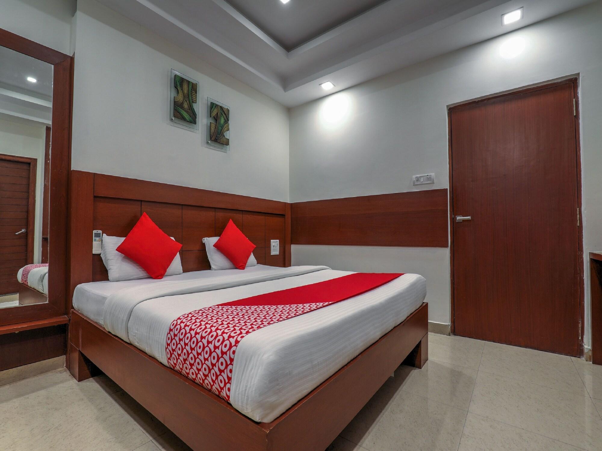 Treebo Trend Hotel Jp Plaza Nampally Hyderabad Eksteriør bilde
