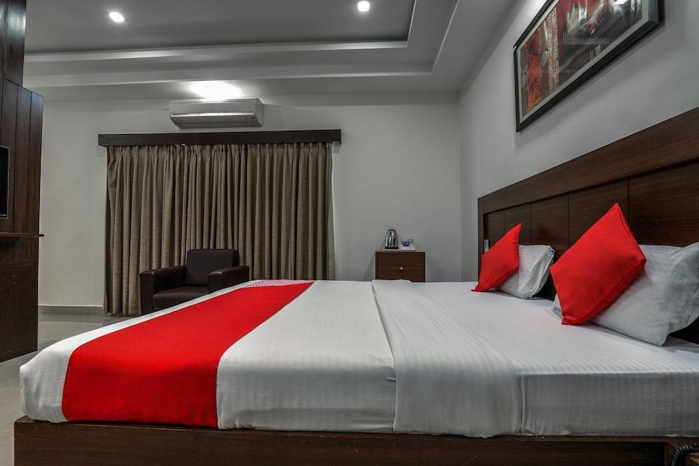 Treebo Trend Hotel Jp Plaza Nampally Hyderabad Eksteriør bilde