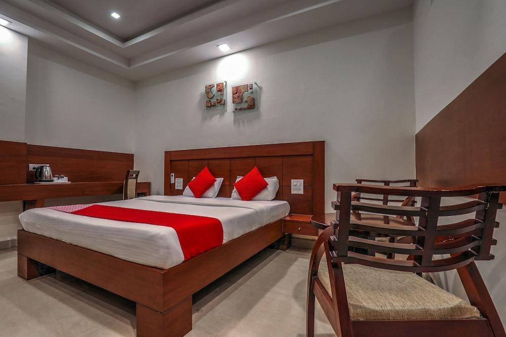 Treebo Trend Hotel Jp Plaza Nampally Hyderabad Eksteriør bilde