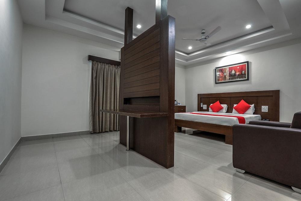 Treebo Trend Hotel Jp Plaza Nampally Hyderabad Eksteriør bilde