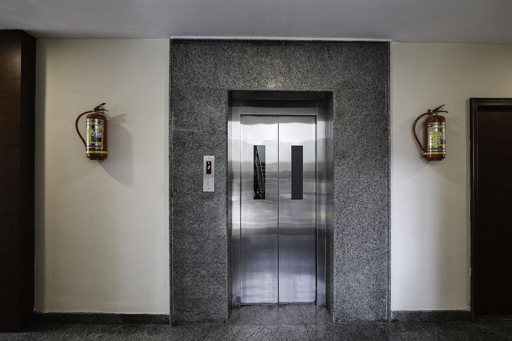 Treebo Trend Hotel Jp Plaza Nampally Hyderabad Eksteriør bilde