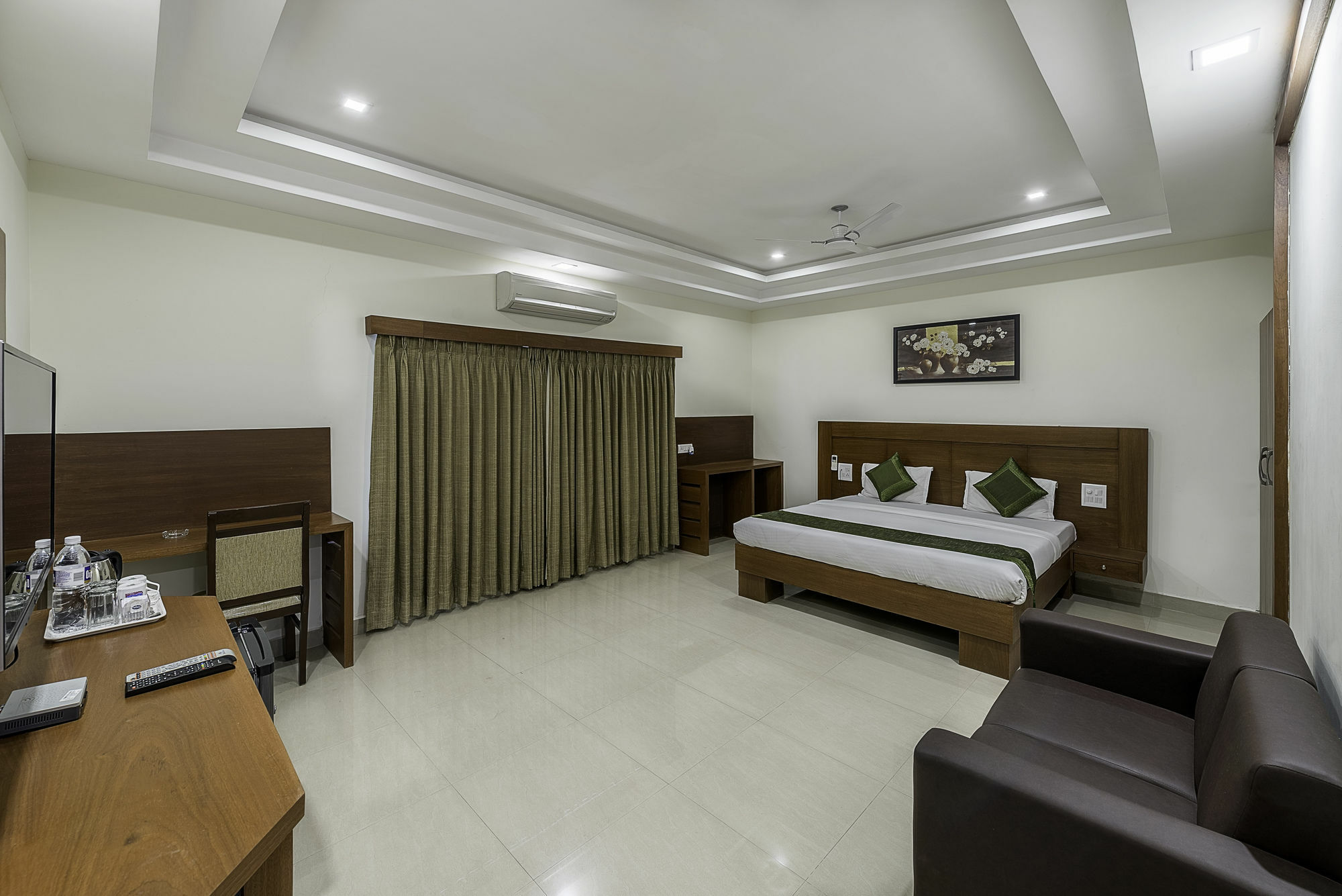 Treebo Trend Hotel Jp Plaza Nampally Hyderabad Eksteriør bilde