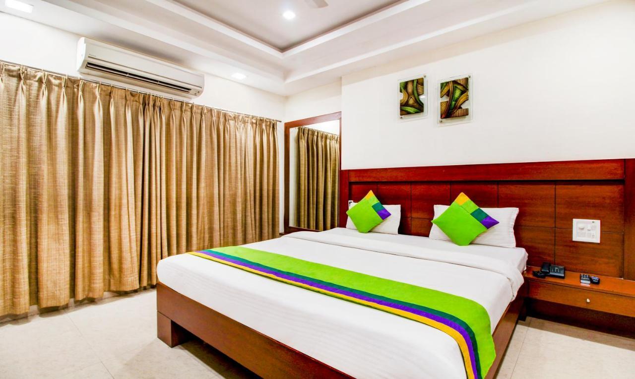 Treebo Trend Hotel Jp Plaza Nampally Hyderabad Eksteriør bilde