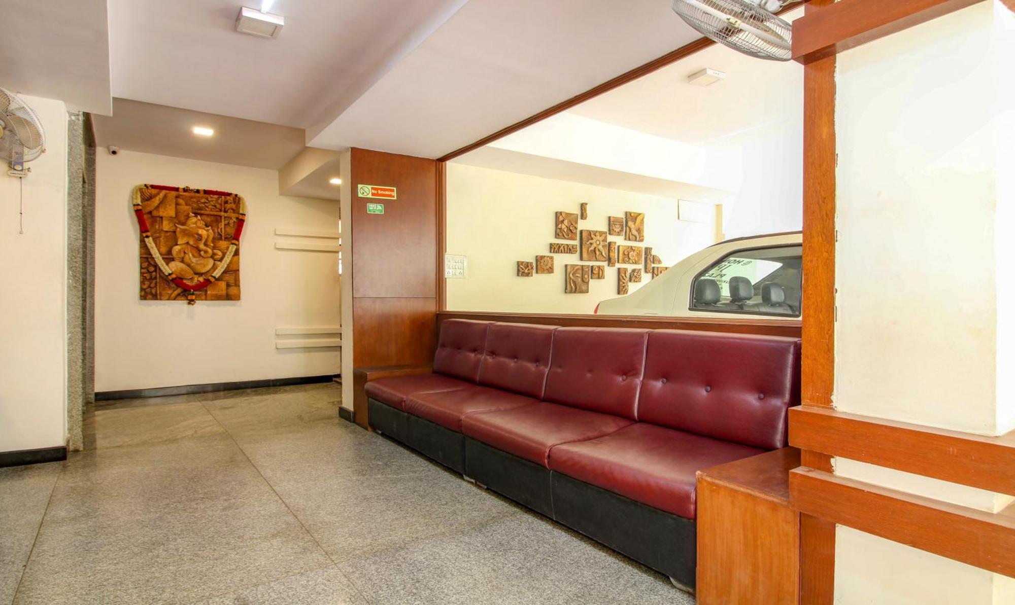 Treebo Trend Hotel Jp Plaza Nampally Hyderabad Eksteriør bilde