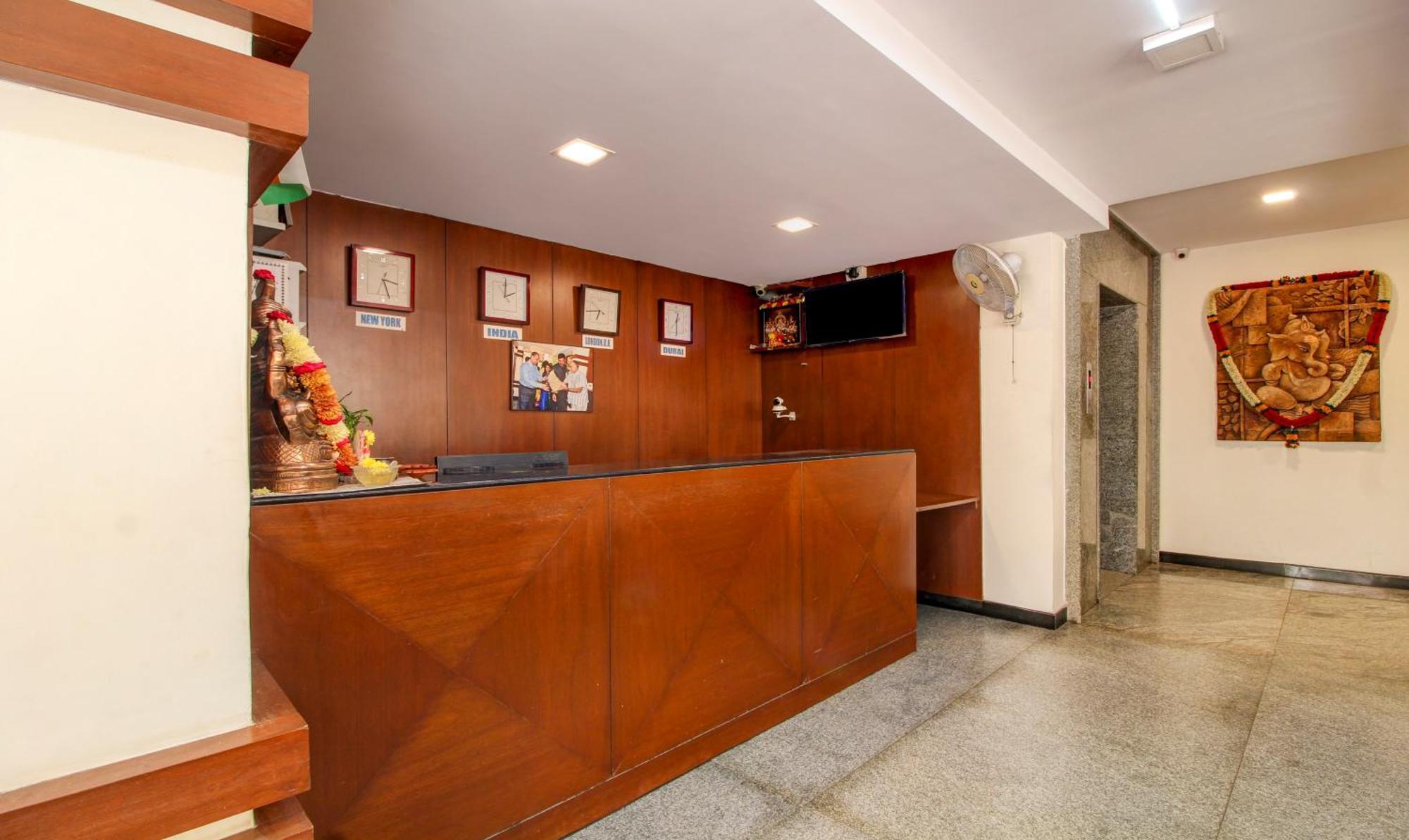 Treebo Trend Hotel Jp Plaza Nampally Hyderabad Eksteriør bilde