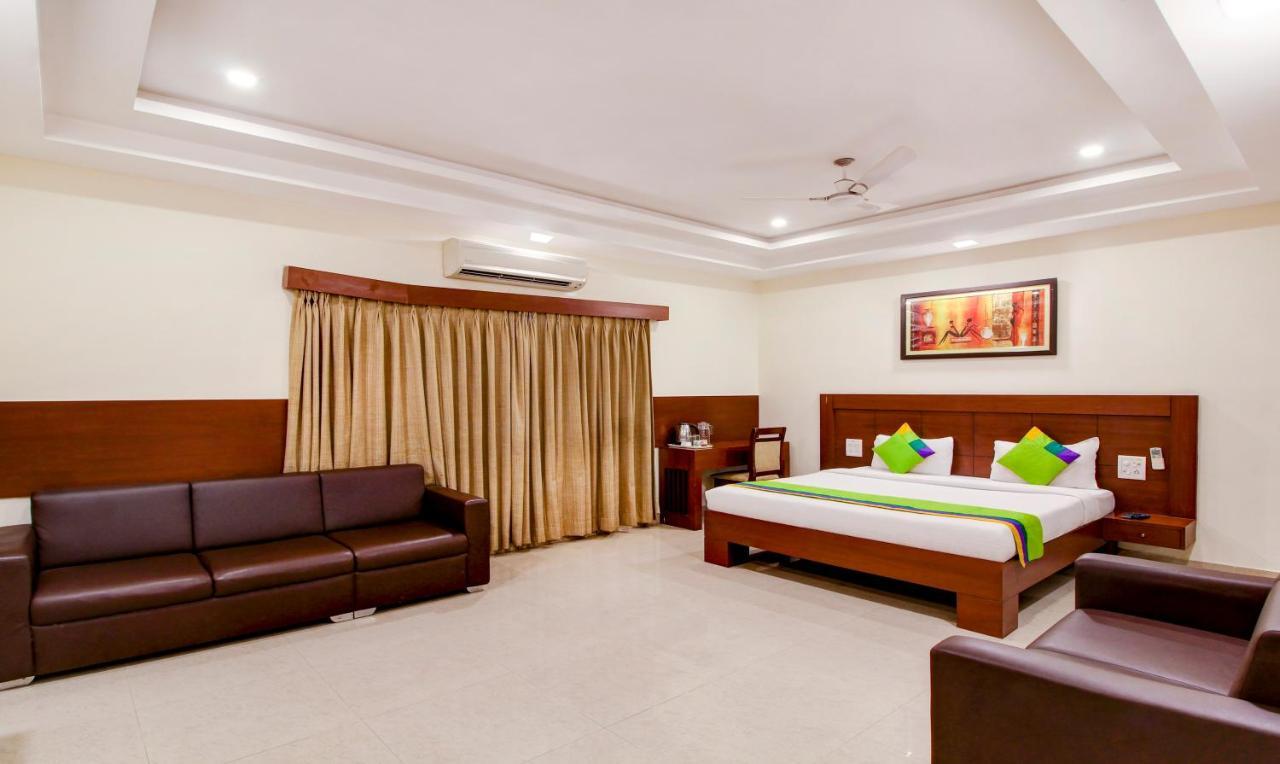 Treebo Trend Hotel Jp Plaza Nampally Hyderabad Eksteriør bilde