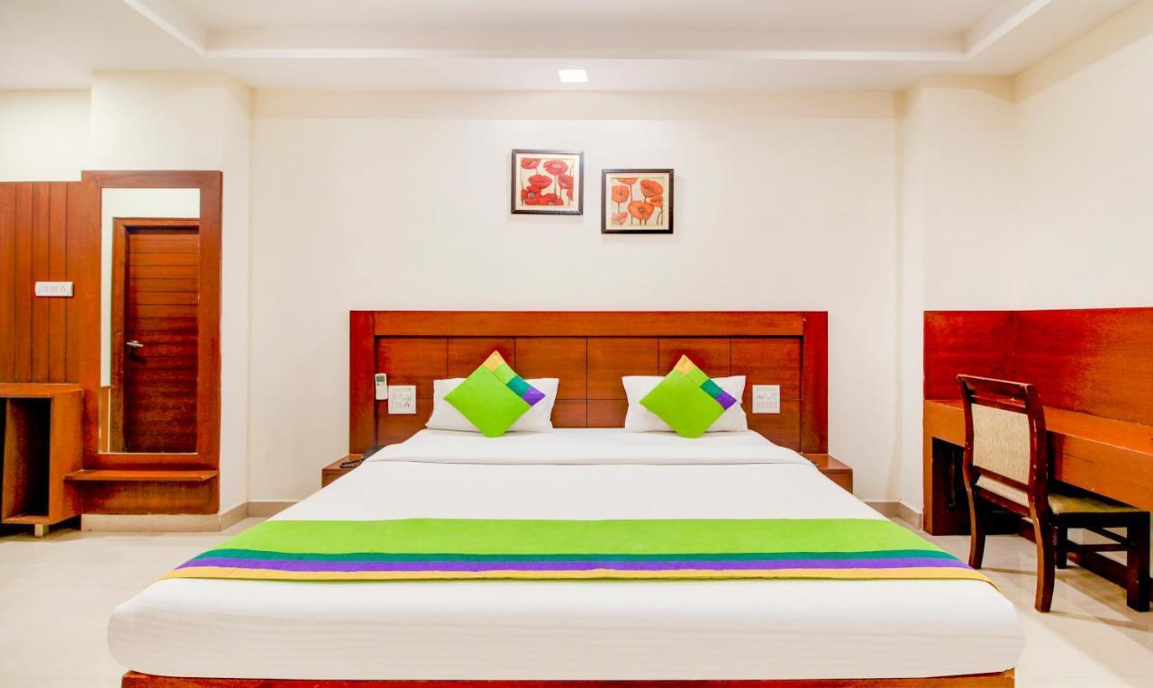 Treebo Trend Hotel Jp Plaza Nampally Hyderabad Eksteriør bilde